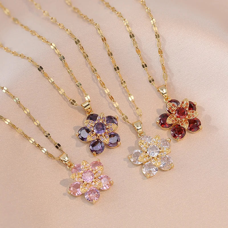 Elodie Flower Necklace
