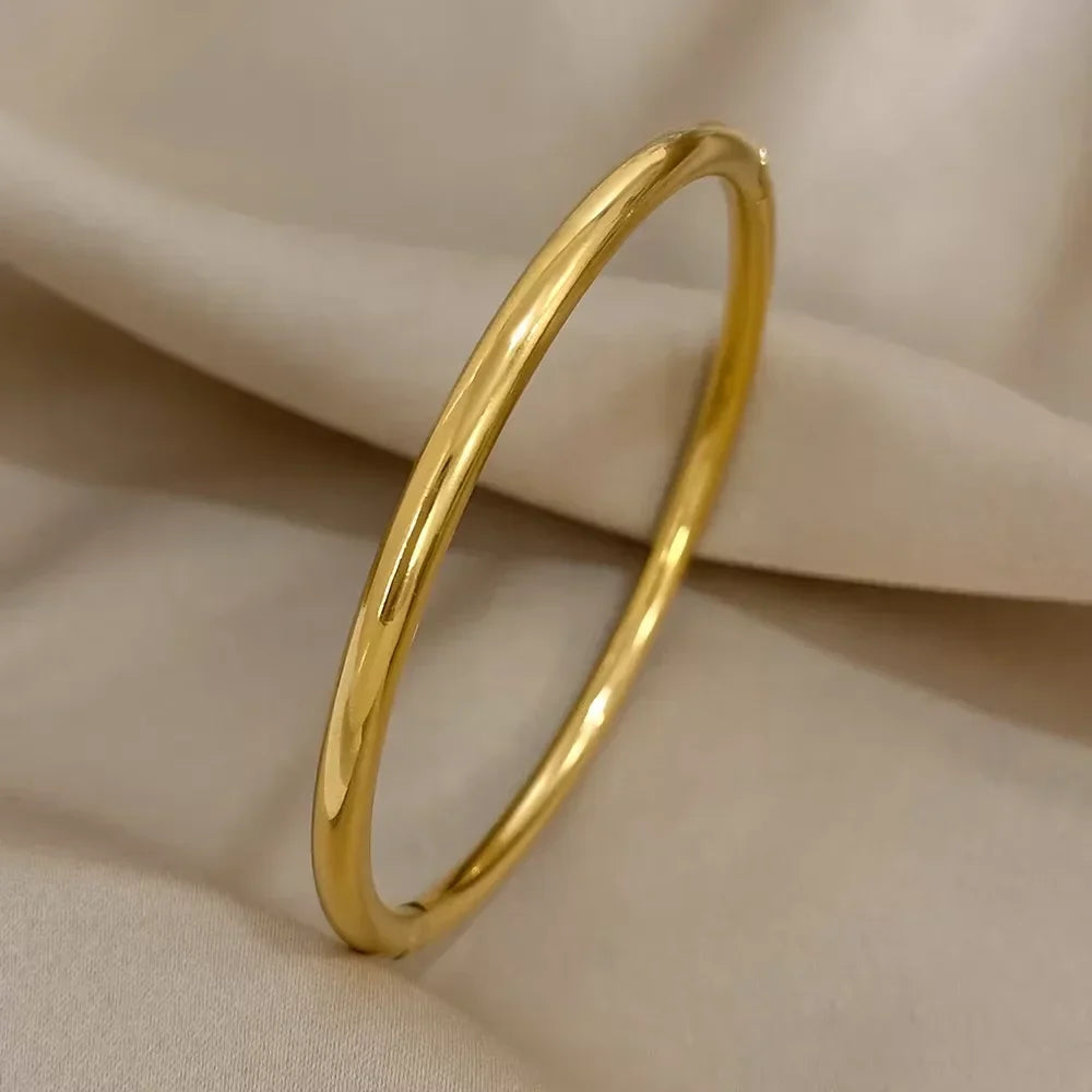 Soléa Gold Cuff Bracelet