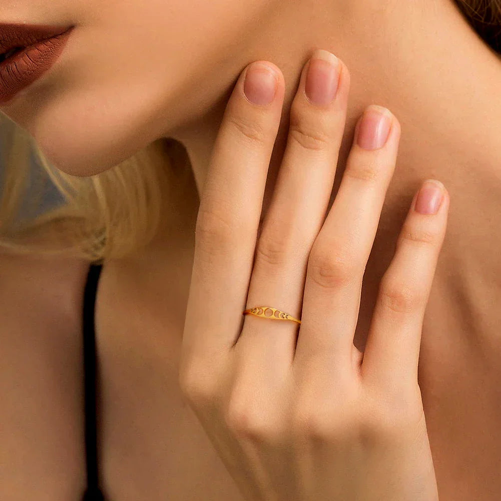 Lyra Moon Phase Ring