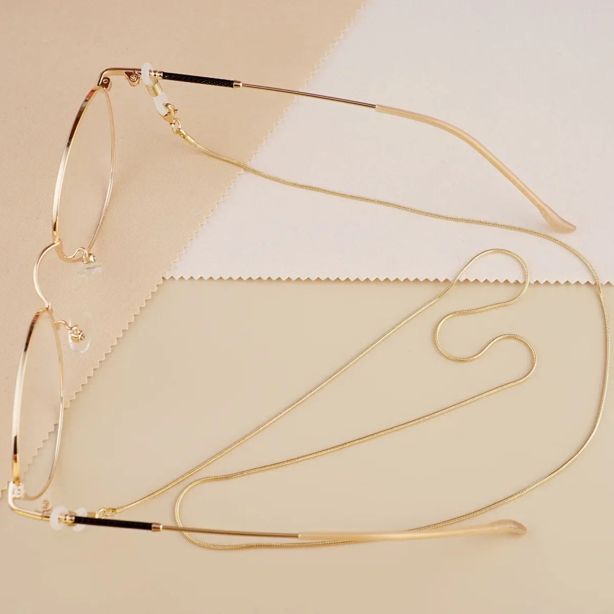 Aria Metal Glasses Chain