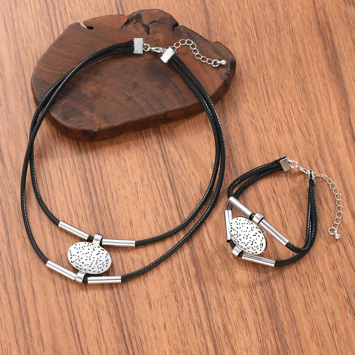 Evelyn Metal Chain Set