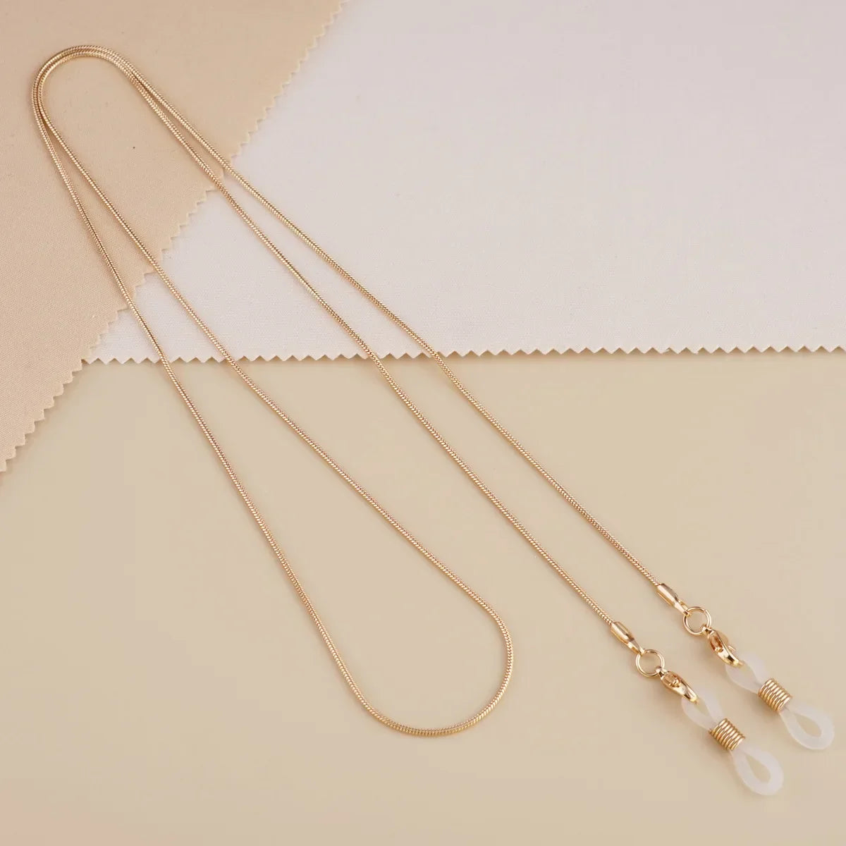 Aria Metal Glasses Chain