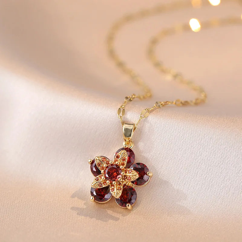 Elodie Flower Necklace