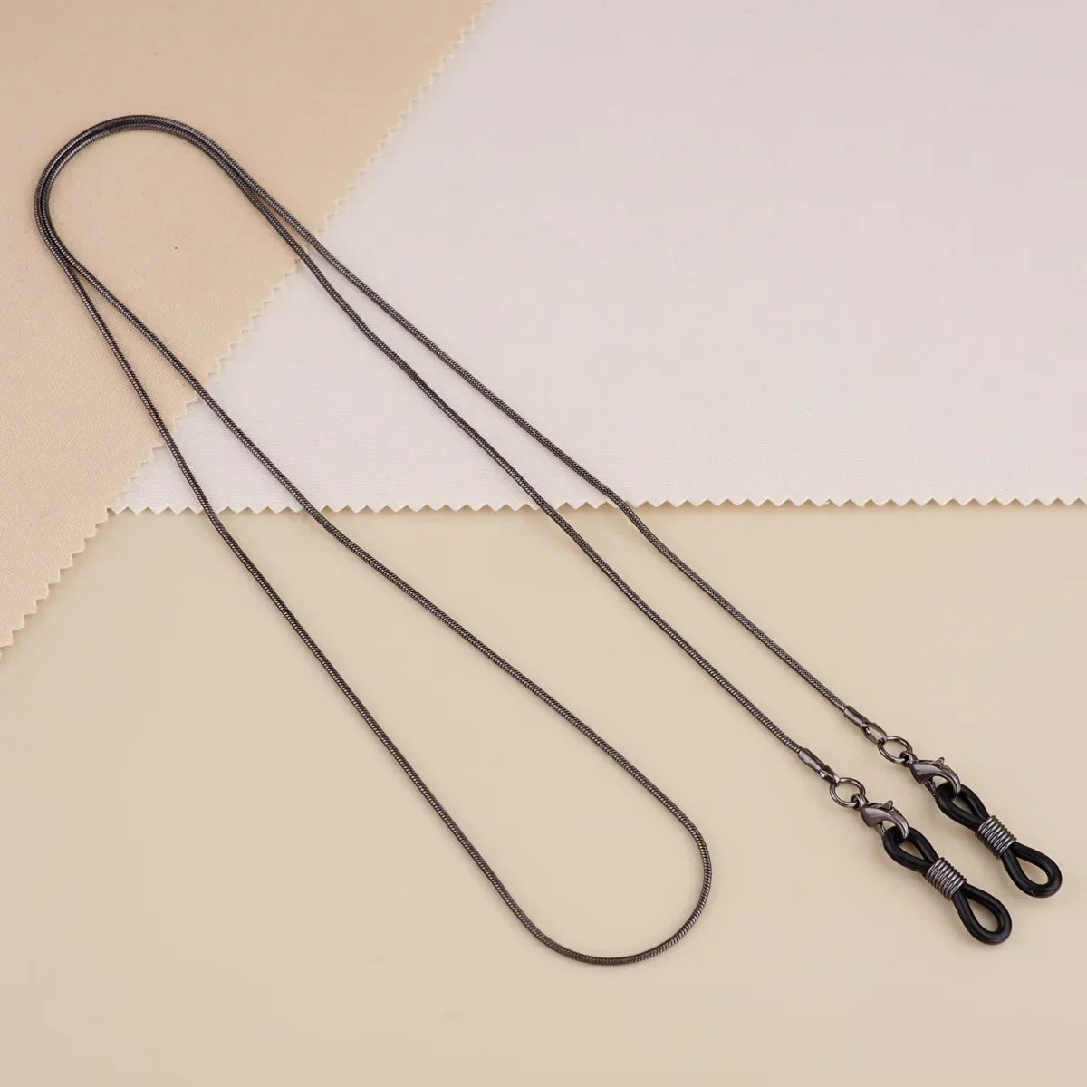 Aria Metal Glasses Chain