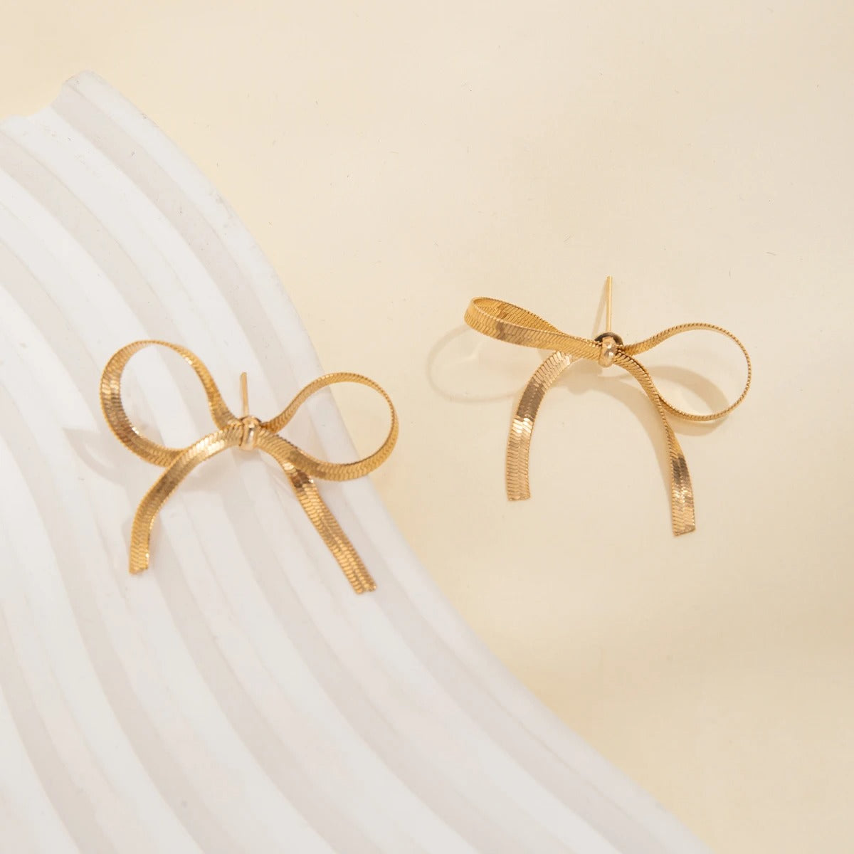 Biela Bow Earrings